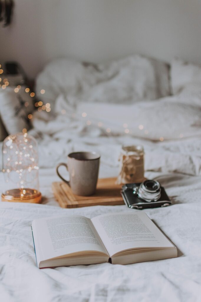 camera, book, candle, read, cozy, bed, lamp, bokeh, light, home, comfort, reading, cold, camera, book, book, book, candle, candle, candle, candle, cozy, cozy, cozy, cozy, cozy, bed, bed, bed, home, home, home, comfort, reading, reading
كتابة إبداعية عن الكتب